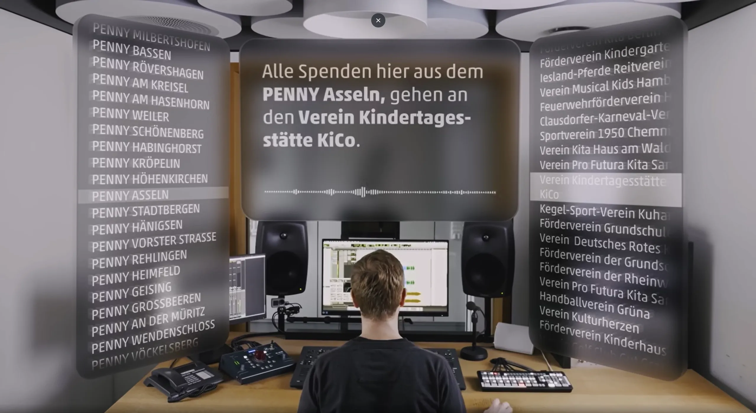 Radiomoderator steuert KI unterstützte Werbung für verschiedene Penny Stores